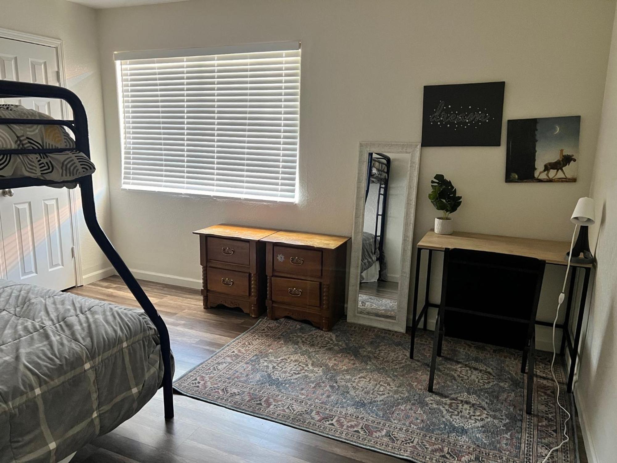 Peaceful 2Bed,1Bath Condo With Free Parking All Yours To Enjoy Fresno Ngoại thất bức ảnh