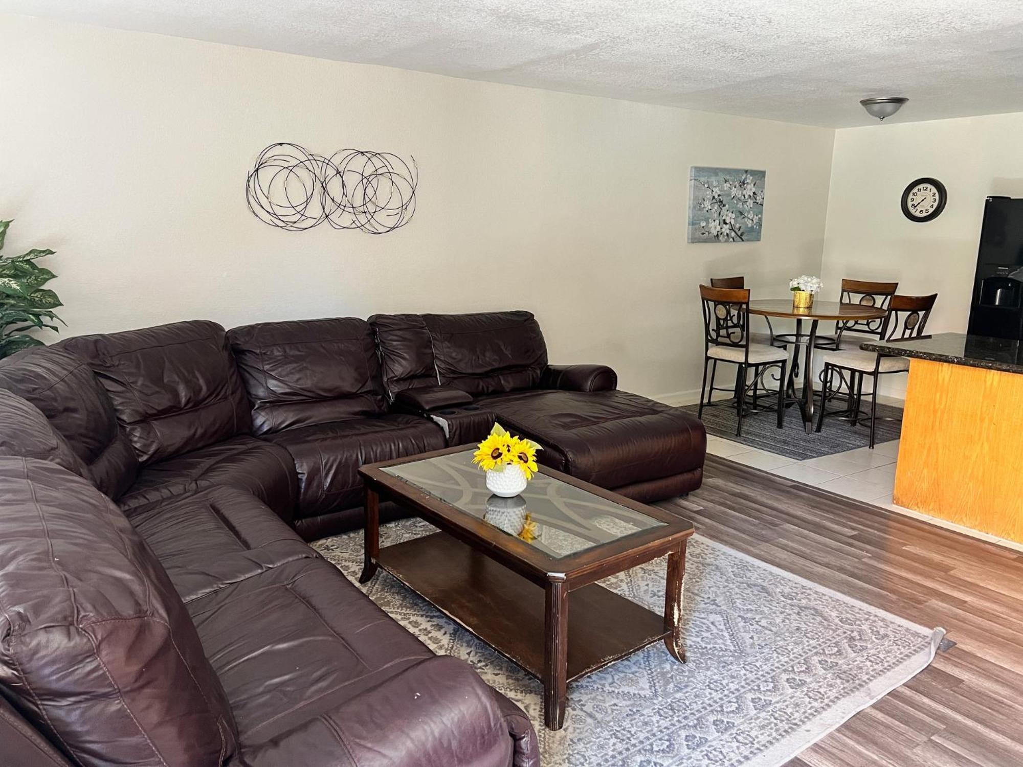 Peaceful 2Bed,1Bath Condo With Free Parking All Yours To Enjoy Fresno Ngoại thất bức ảnh