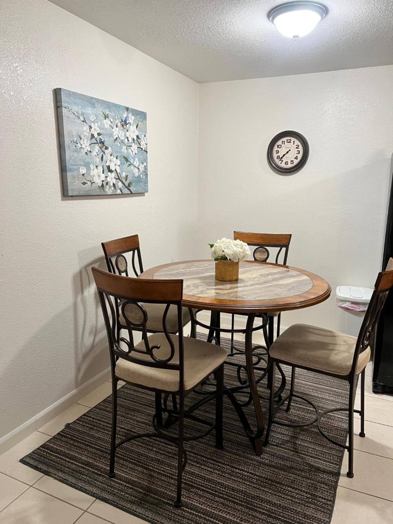 Peaceful 2Bed,1Bath Condo With Free Parking All Yours To Enjoy Fresno Ngoại thất bức ảnh
